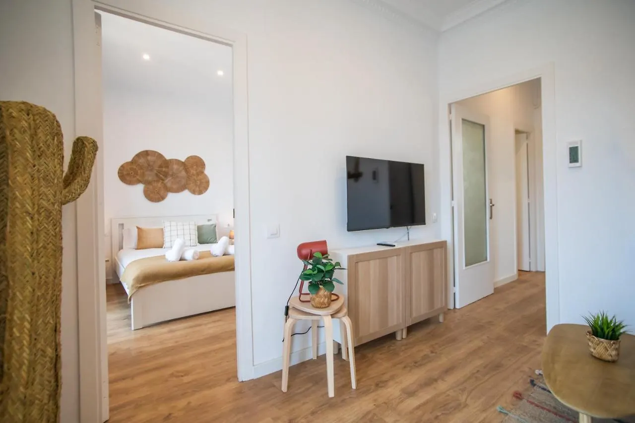 52Par1012 - Magnific 3Br Apartment In Paralel Barcelona