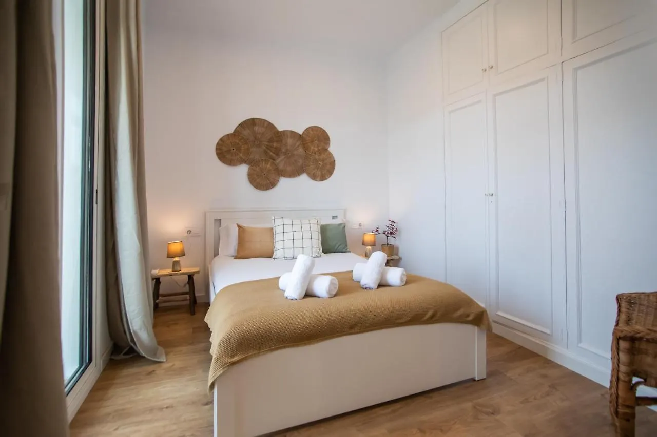 52Par1012 - Magnific 3Br Apartment In Paralel Barcelona Spain